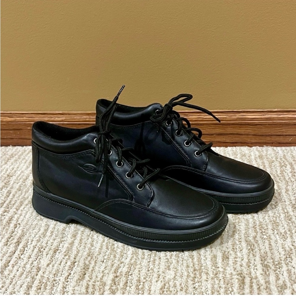 Easy Spirit Black Chukka Boots